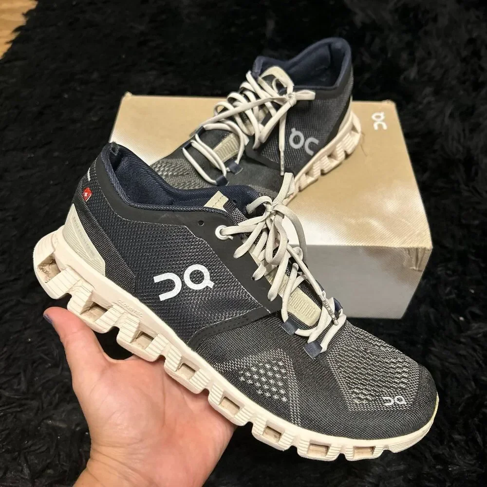 On Cloud X athletic training running lace up shoes sneakers women’s 8 Preowned